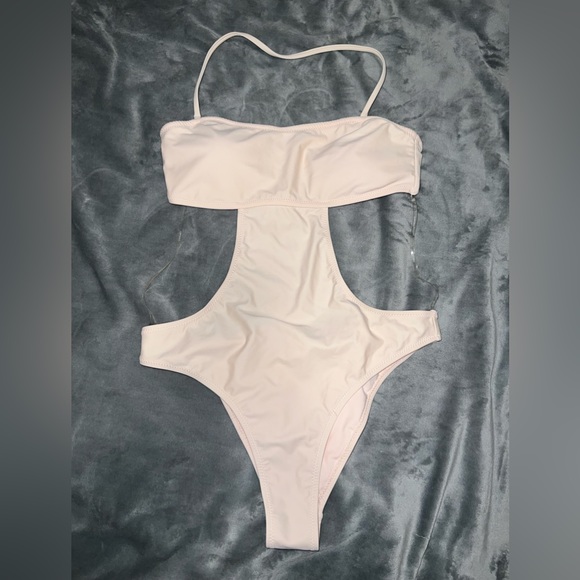 Soft pink medium bathing suit - Picture 2 of 2